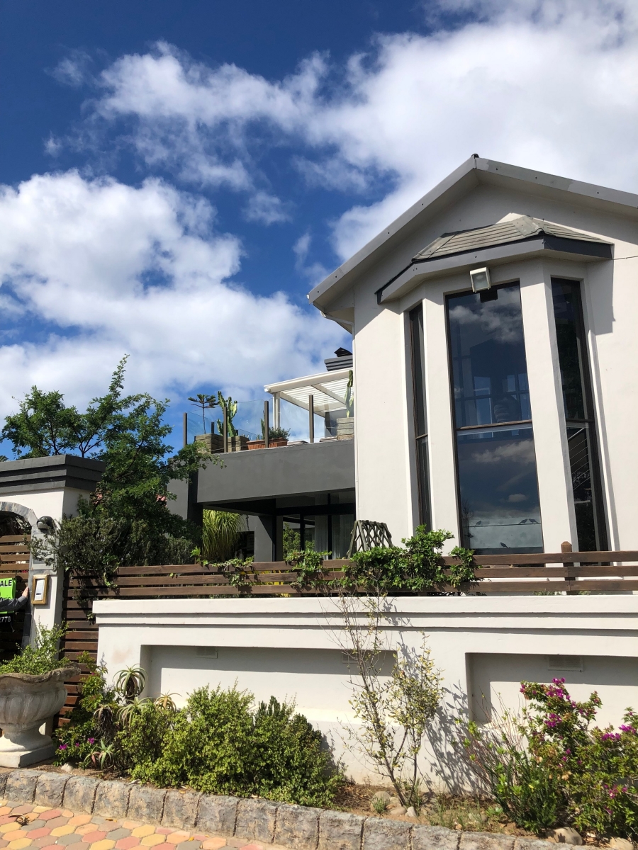 4 Bedroom Property for Sale in Linkside Western Cape